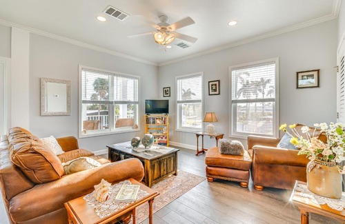 Truckland Casa | 1 Mi to Beach Access Home with Porch in Fort Myers!