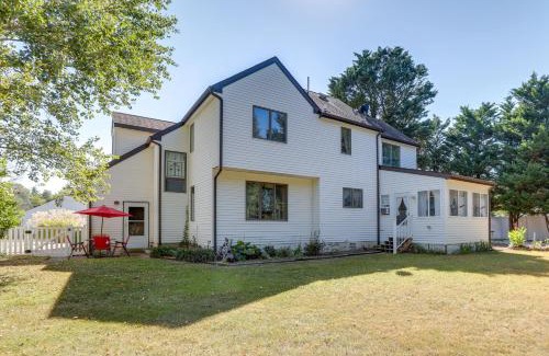 Lower Township Casa | 1 Mi to Beach Eclectic Home in North Cape May!
