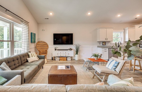 Tranquil Harbour Casa | < 1 Mi to Beach: Home w/Pool in Oak Island!