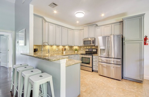 Waveland Casa | < 1 Mi to Beach - Home w/ Deck & Yard in Waveland!