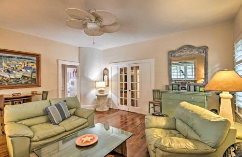 Lake Worth Casa | 1 Mi to Beach Lake Worth Abode with Outdoor Oasis!