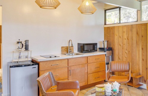 Central Malibu Apartamento | < 1 Mi to Beach & Pepperdine: Airy Malibu Studio