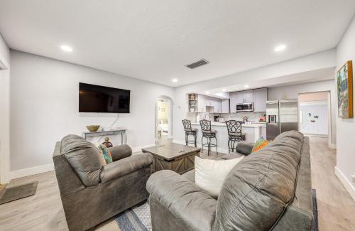 Lantana Casa | 1 Mi to Beach Sunny Lantana Cottage with Pool!