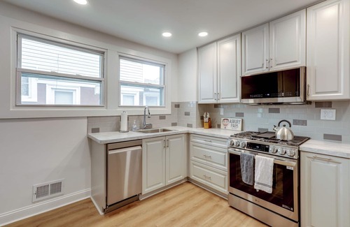 Asbury Park Casa | 1 Mi to Beaches & Boardwalk: Asbury Park Retreat