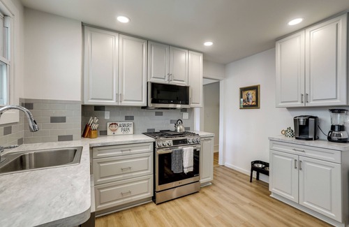 Asbury Park Casa | 1 Mi to Beaches & Boardwalk: Asbury Park Retreat