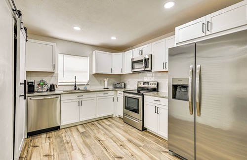 Terrace Park Casa | 1 Mi to Busch Gardens: Modern Home w/ Private Yard