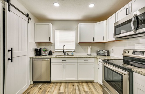 Terrace Park Casa | 1 Mi to Busch Gardens: Modern Home w/ Private Yard