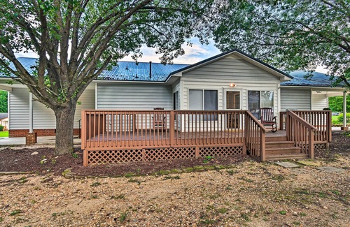 Lillington Casa | 1 Mi to Cape Fear River: Pet-Friendly Retreat