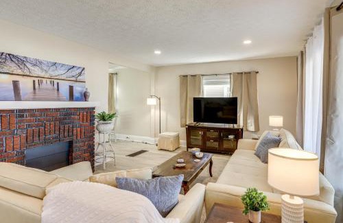 Sandusky Casa | 1 Mi to Cedar Point Family Getaway with Porch!