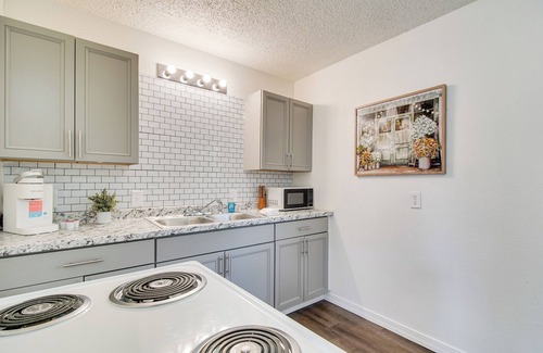 Sallisaw Cabaña | < 1 Mi to Cherokee Casino Sallisaw! Home Near I-40