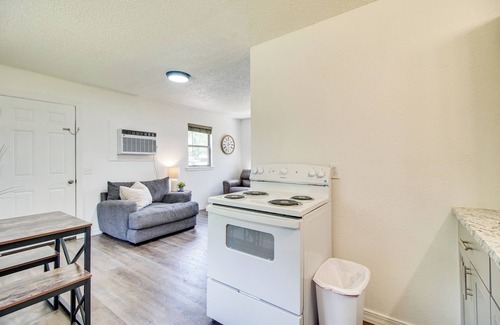 Sallisaw Cabaña | < 1 Mi to Cherokee Casino Sallisaw! Home Near I-40