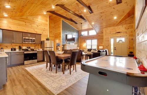 Sevierville Casa | 1 Mi to Douglas Lake Blissful Escape with Hot Tub!