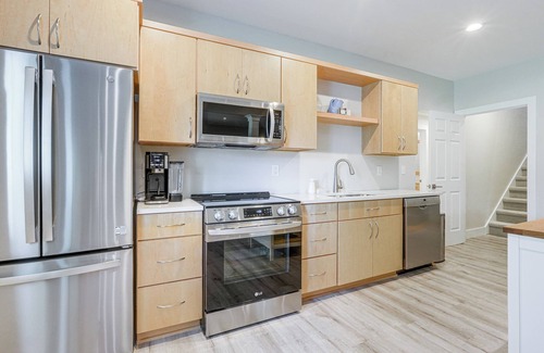 Hillsdale Condominio | 1 Mi to Downtown: Family-Friendly Condo