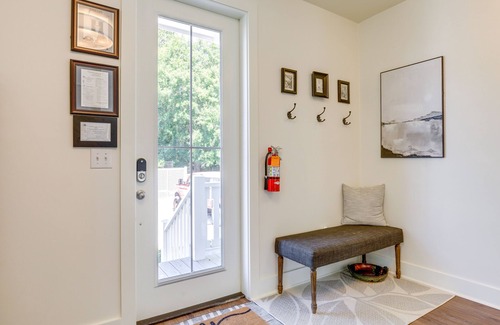 Ocean Springs Cabaña | 1 Mi to Downtown: Modern Ocean Springs Cottage