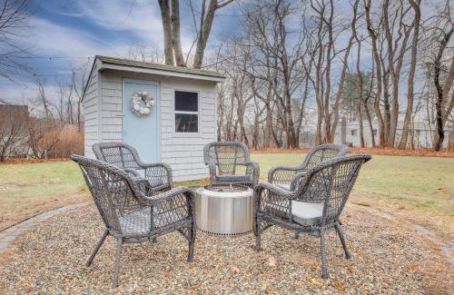 Wells Casa | 1 Mi to Drakes Island Beach Cottage with Deck!