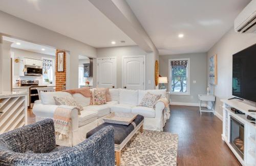 Wells Casa | 1 Mi to Drakes Island Beach Cottage with Deck!