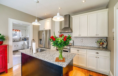 Bristol Cabaña | 1 Mi to Dtwn: Bristol Cottage w/ Hot Tub & Grill!