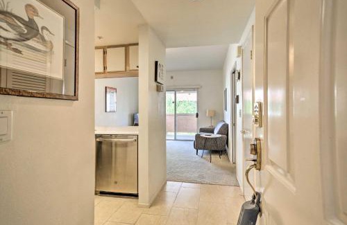 Cathedral City Apartamento | 1 Mi to Dtwn Cathedral City Condo with Balcony