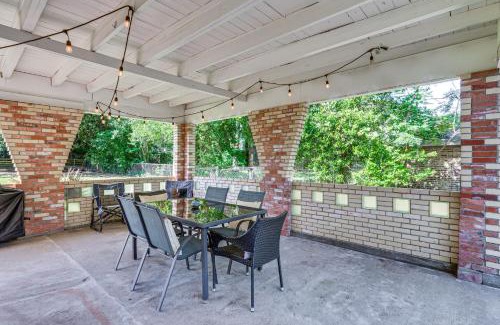 Brenham Casa | 1 Mi to Dtwn Family-Friendly Brenham Bungalow!