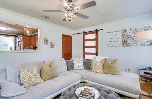 Brenham Casa | 1 Mi to Dtwn Family-Friendly Brenham Bungalow!