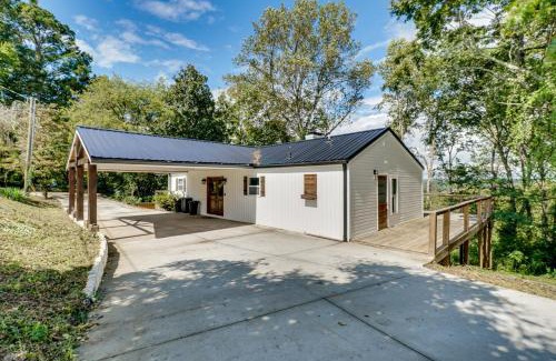 Loudon Casa | 1 Mi to Dtwn Loudon Spacious River-View Home