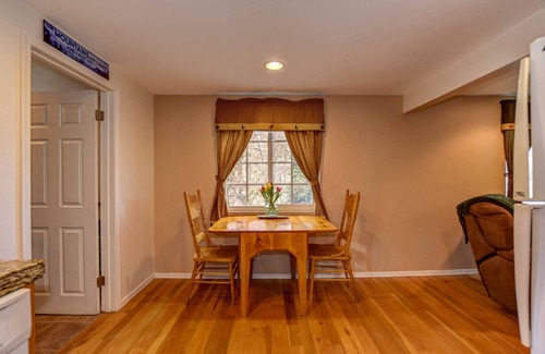 Mountain Club Cabina | 1 Mi to Dtwn Prescott: Quiet Cabin in the Pines!