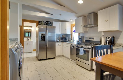 East Chop Casa | 1 Mi to Ferry Terminal: Oak Bluffs Family Retreat!