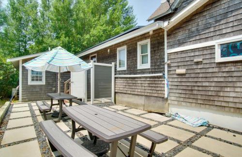 East Chop Casa | 1 Mi to Ferry Terminal Oak Bluffs Family Retreat!
