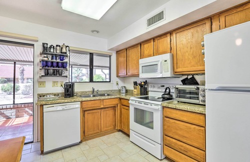 Sun City West Casa | < 1 Mi to Golf: Home w/ Screened Porch in Sun City