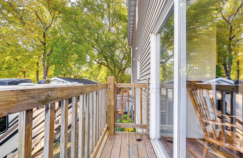 Ames Apartamento | 1 Mi to Jack Trice Stadium: Townhome w/Balcony