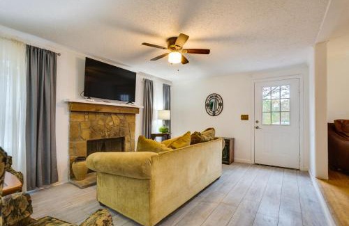 Clarkdale Casa | 1 Mi to Lake Allatoona Family Home on Farm!