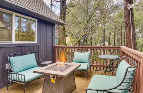 Crestline Apartamento | 1 Mi to Lake Crestline Cabin with Private Hot Tub!