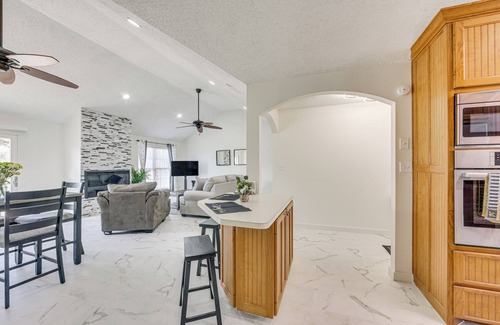 Jacksonville Casa | 1 Mi to Lake Jacksonville: Pet-Friendly Home
