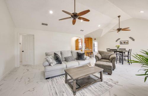 Jacksonville Casa | 1 Mi to Lake Jacksonville Pet-Friendly Home