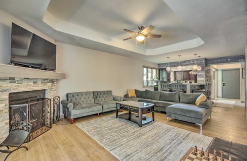 Lake Ozark Apartamento | 1 Mi to Lake of the Ozarks Condo with Fire Pit!