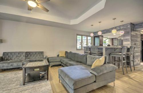 Lake Ozark Apartamento | 1 Mi to Lake of the Ozarks Condo with Fire Pit!