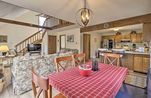 Jim Thorpe Casa | ~ 1 Mi to Lake: Secluded Poconos Home w/ Decks
