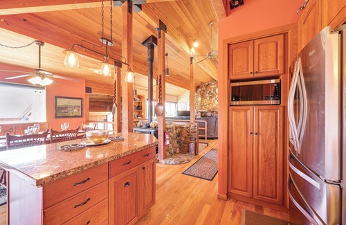 Lake Forest Casa | Lake Tahoe Home w / Hot Tub ~ 10Mi a Squaw Valley Ski