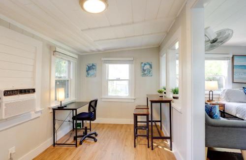 Lake Worth Apartamento | 1 Mi to Lake Worth Beach Park Chic Studio