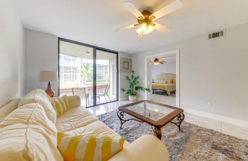 Island Estates Apartamento | 1 Mi to Lantana Beach Canal-View Condo with Pool