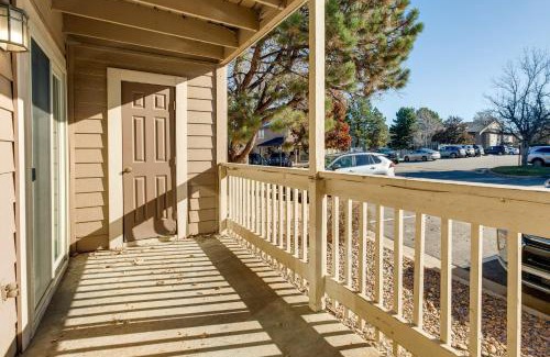 Englewood Apartamento | 1 Mi to Light Rail Englewood Condo with Pool Access