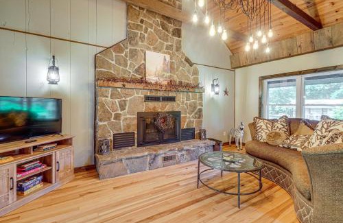 Licking Casa | 1 Mi to Montauk State Park Missouri Nature Escape