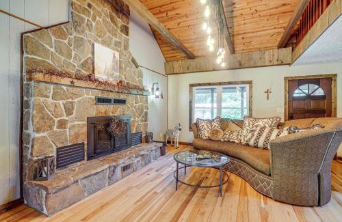 Licking Casa | 1 Mi to Montauk State Park Missouri Nature Escape