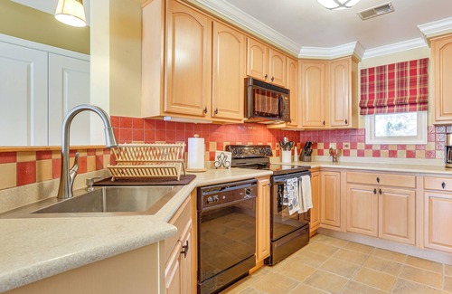 Vernon Condominio | < 1 Mi to Mountain Creek Resort: Condo w/ Balcony
