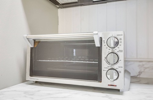 Crescent Beach Apartamento | 1 Mi to North Myrtle Beach: Studio w/Pool Access