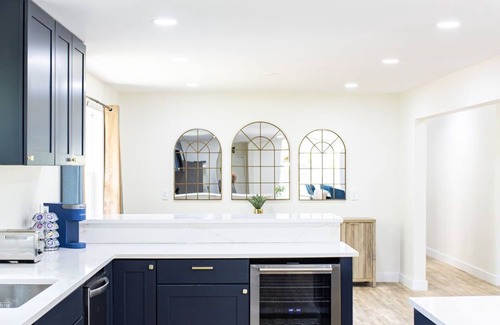 South Bend Casa | 1 Mi. to Notre Dame, Irish Pub, Hot Tub, 4800sq ft
