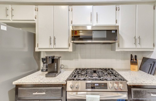 Central Oklahoma City Casa | < 1 Mi to Oklahoma City Zoo: Family-Friendly Home