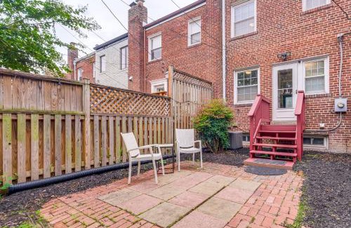 Potomac West Casa | 1 Mi to Old Town Alexandria Townhome with Patio
