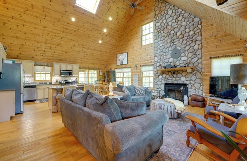 Port Austin Cabina | 1 Mi to Public Beach: Port Austin Cabin w/ Hot Tub