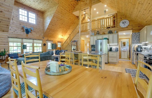 Port Austin Cabina | 1 Mi to Public Beach: Port Austin Cabin w/ Hot Tub
